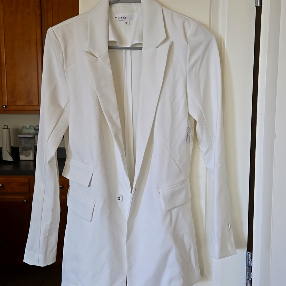 NWT Cleo Ivory Open Blazer with Shoulder Pads